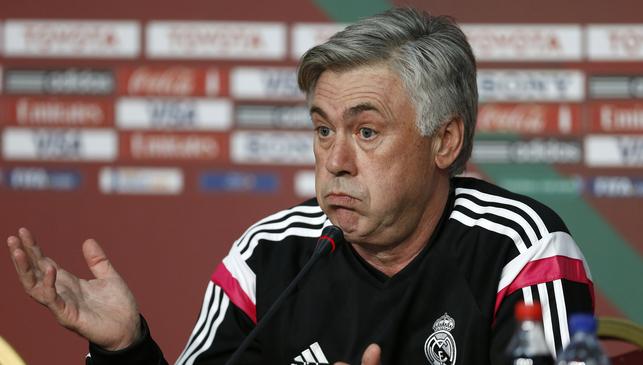 MundoMadridCF's tweet image. El caballeroso gesto de Ancelotti tras la final del Mundialito 90min.com/es/posts/16841…