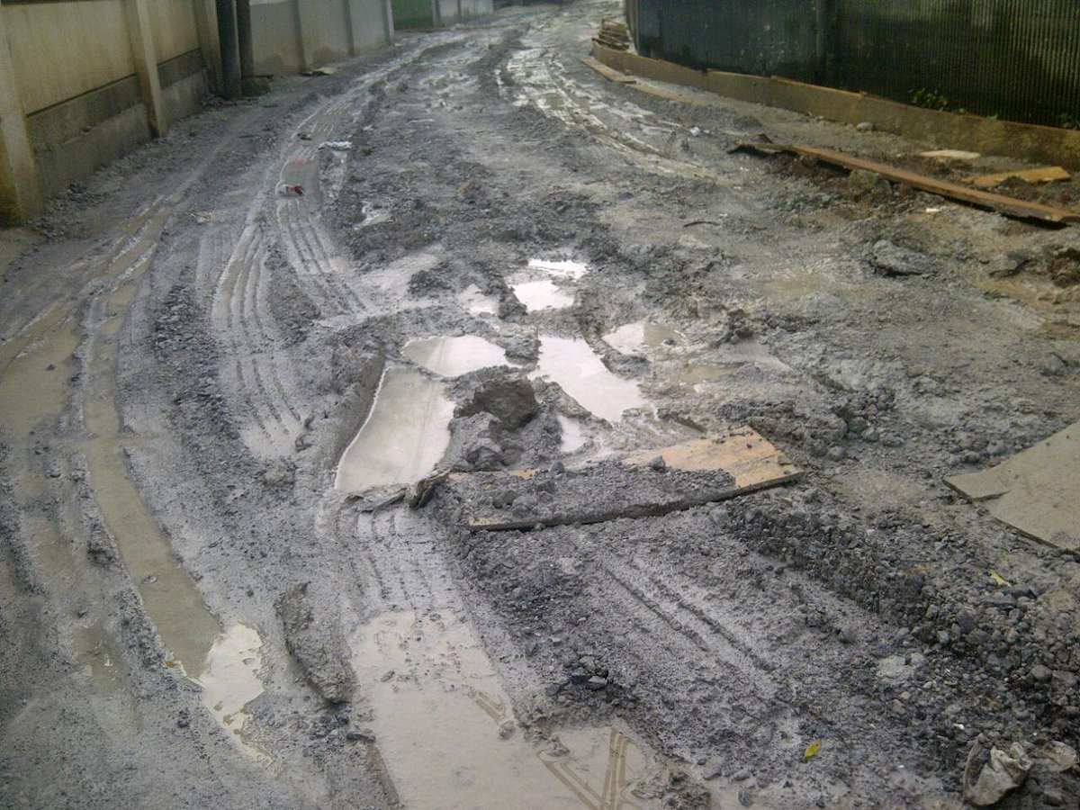 NeoFDP's tweet photo. @ridwankamil @PemumBdg Mohon sgr dtangani perbaikan Jl.Morse yg tertunda krn skrg sdh menjd kubangan.Trimakasih. http://t.co/zCHusjG5JO