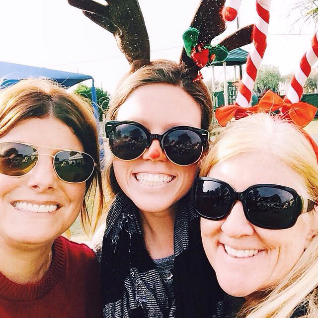 DogearedJewelry's tweet photo. Dogeared elves helped spread cheer this season with #OneVoiceLA providing meals & toys to over 2,500 families in LA http://t.co/1NfidfRhAn