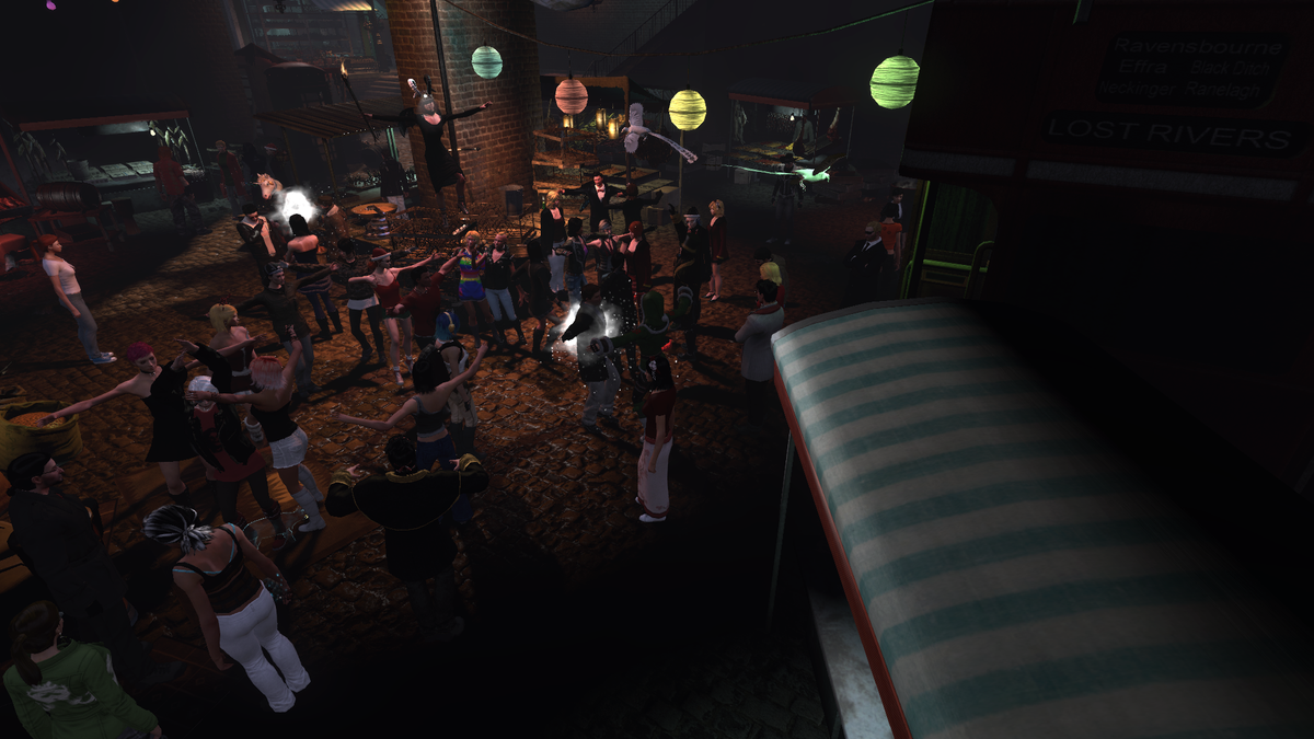 DaniC_Shimmer's tweet image. Watching the people get down #NonsenseWithNotes