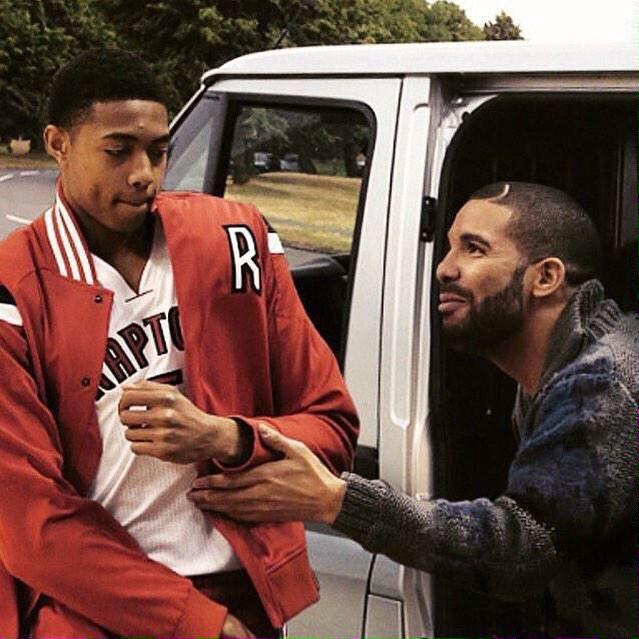 Caption The Pic Drake being Drake Lipstick Alley