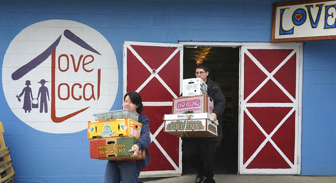 Tennessean's tweet photo. Well deserved! @tlptc wins $20,000 &amp; @DIYNetwork visit: http://t.co/lXj8uta5ge @2harvestmidtn @FoodAdvocatesTN http://t.co/rrbShwldGS
