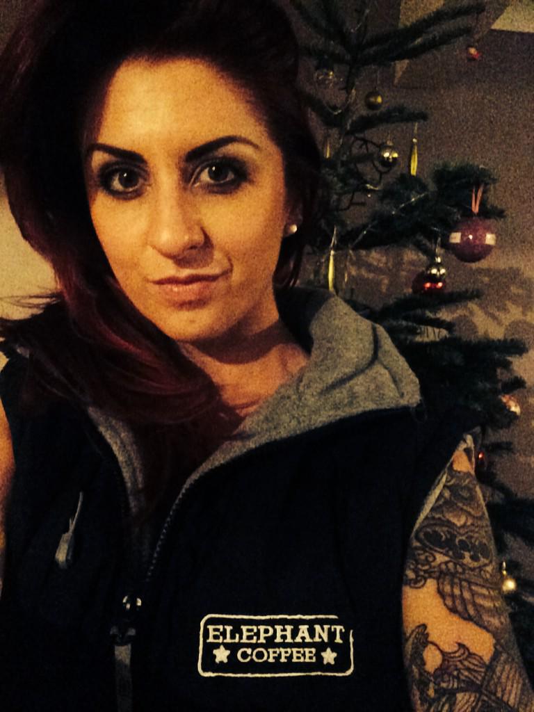 beccysplums's tweet photo. Finished work for three days....🎄🐘🍻❤️ http://t.co/n0cpVLm8Ep