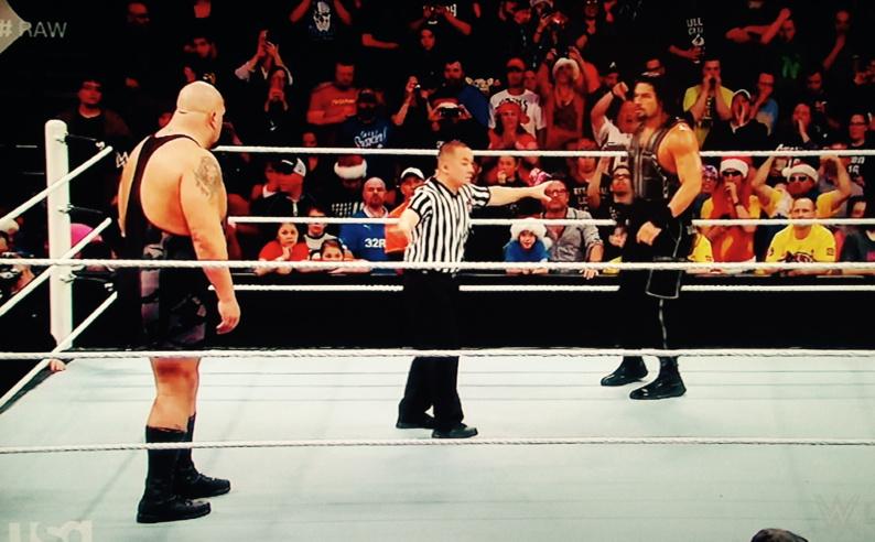 jbrugge's tweet photo. "@brawlerreal: . @WWETheBigShow and @WWERomanReigns on #RAW #WWE http://t.co/U2KgVhMjjm"go Roman