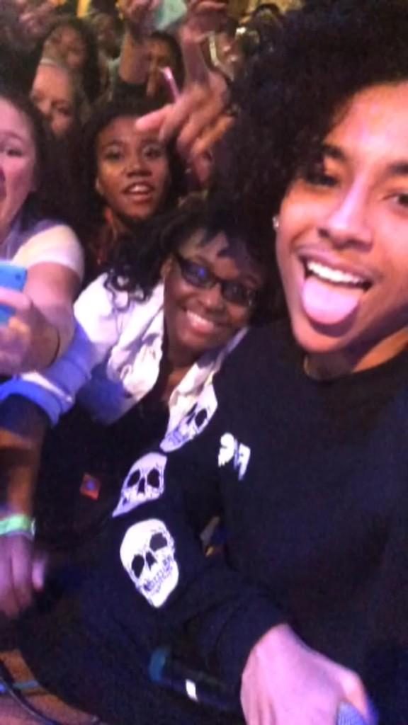 Tearraaa_'s tweet photo. Princeton took a video on my phone last night 😍😌❤️ #tmohio http://t.co/8OIrFNkyNe