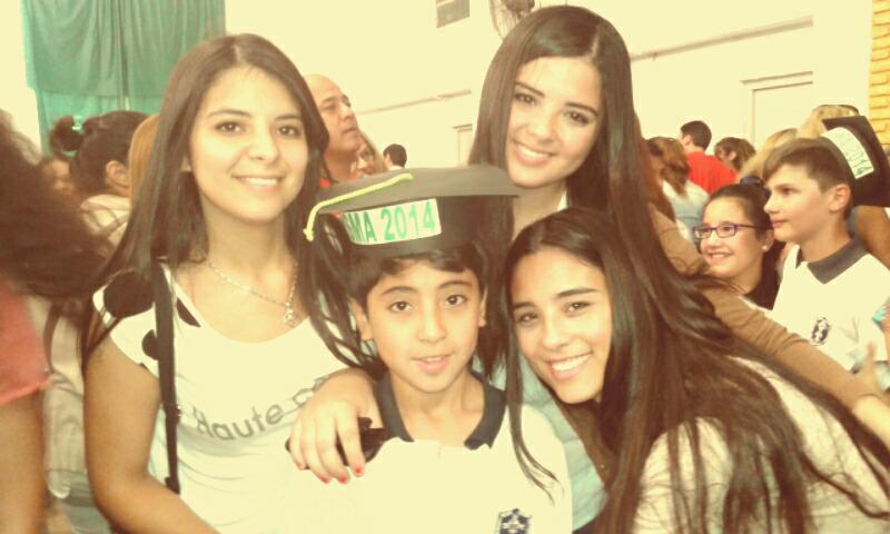 PauliLiendo's tweet photo. Felicitaciones hermanito! #egresado2014 http://t.co/EzgGXQZ4TE