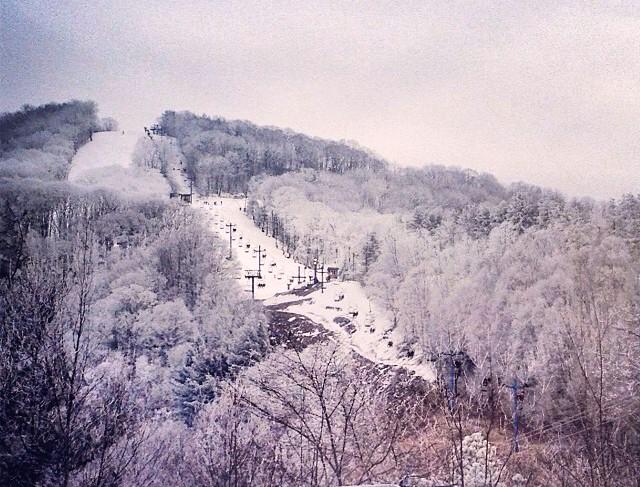 socialmarkqueen's tweet photo. Cataloochee Ski Resort! Were comin for ya! #Cataloochee #WhiteChristmas @pattie596 http://t.co/5noGD6Zc1v