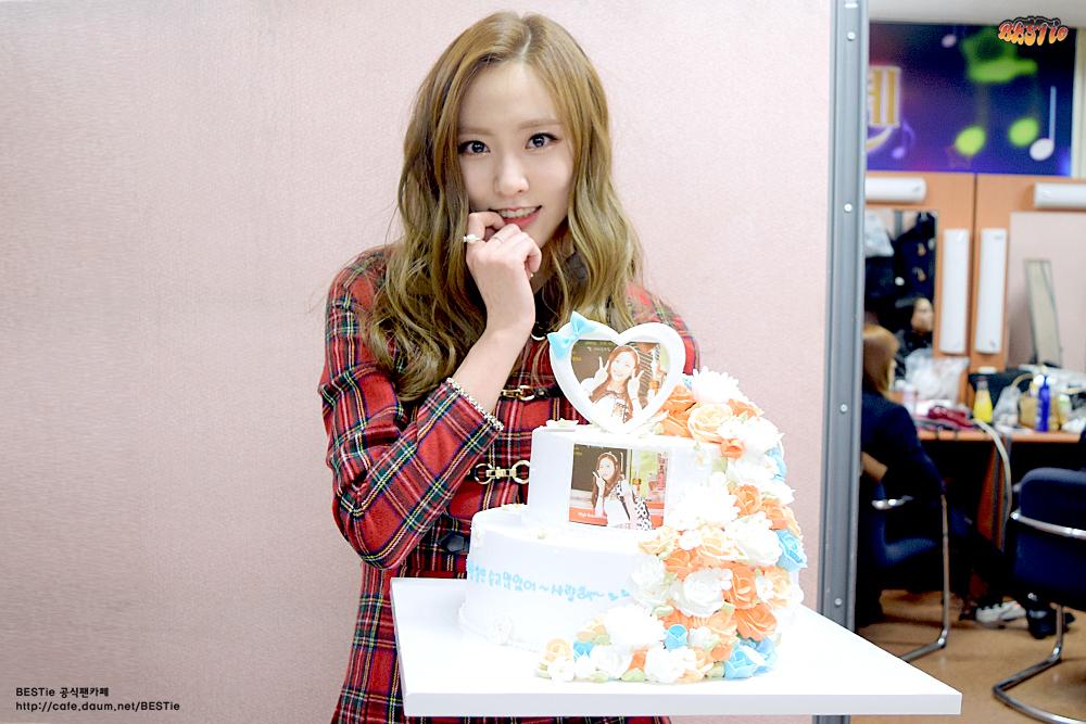 베스티(BESTie)가 팬분들을 위해 작지만 깜짝선물을 준비했던 KBS '뮤직뱅크' 현장 비하인드 업로드! 
다음에 또 만나요~_~
#베스티 #BESTie  ☞cafe.daum.net/BESTie