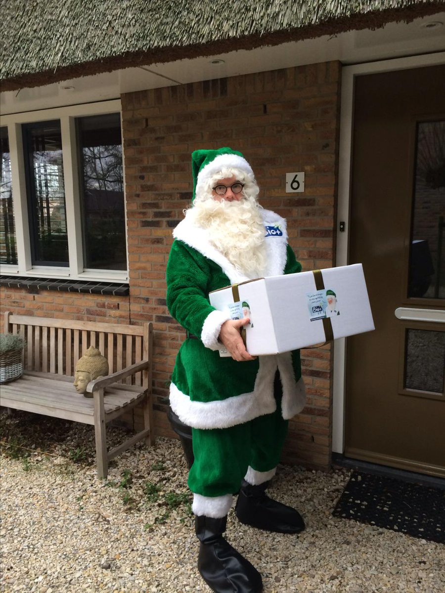 De groene Kerstman van Bio+ is op weg om groene Kerstpakketten weg te brengen. #gratisgroenekerstpakketten