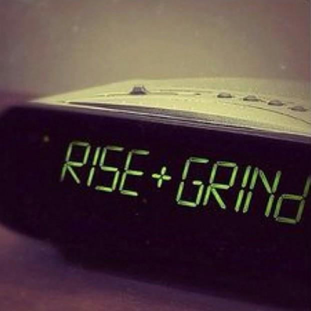 EliteMindset365's tweet photo. Let them sleep while you grind. The difference between ordinary and extraordinary is that little extra! #RiseAndGrind http://t.co/r4ml4jxNJe
