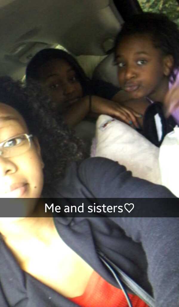 NashellBell's tweet image. Happy 18th birthday sister😘💋👊😍👌😇💩💅👅💰