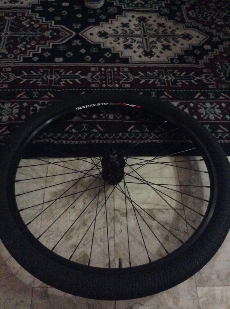 JoshuaLemi's tweet image. Palit tires ni Utol #KuyaProblems