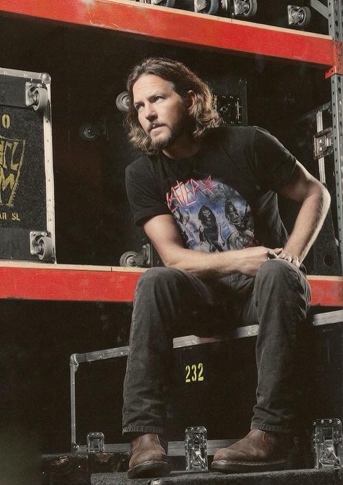 HAPPY BIRTHDAY EDDIE VEDDER!!!!!! 