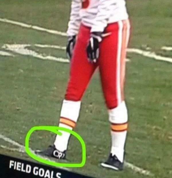 Cristiano Ronaldo on Twitter "NFL player wearing CR7 shoes. http//t.co/FnFgvMBF1X"