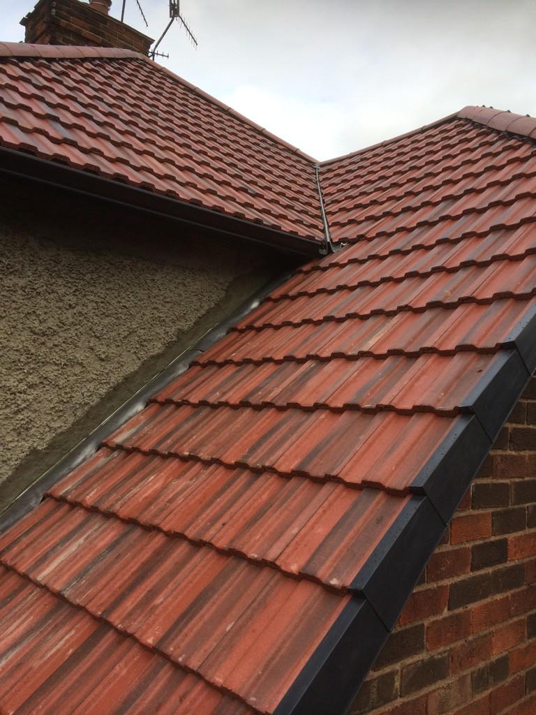MorganSons's tweet photo. One of our new roofs in derbyshire dry valleys and ridge system http://t.co/A584Bn77jN