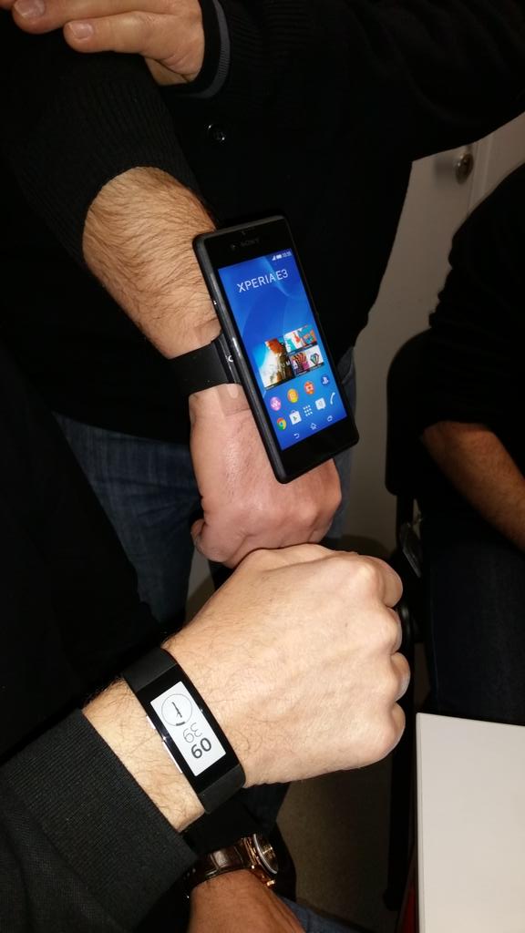 brehon32's tweet photo. Présentions des objets connectés à DOUAI...Toutes les tailles sont possibles ..au goût des clients ☺ http://t.co/hdalCyl2z6