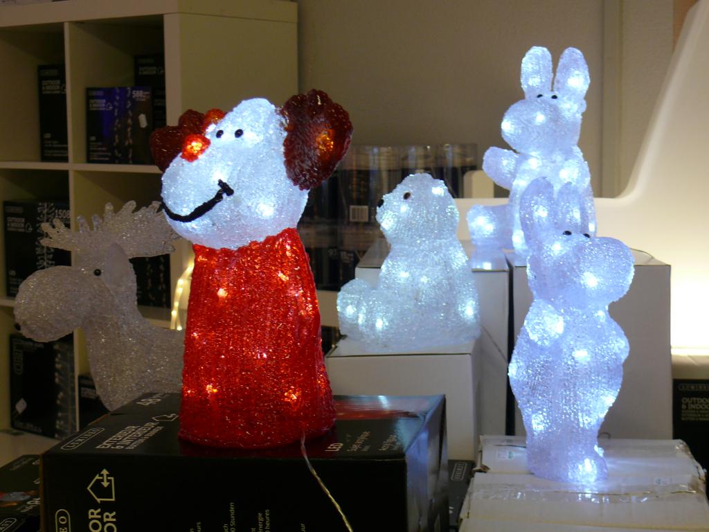 Sunflower_FFM's tweet photo. Wir wünschen Euch ein wunderschönes Weihnachtsfest, Gesundheit und viel Glück im Neuen Jahr! http://t.co/Bv3LQtGvMw