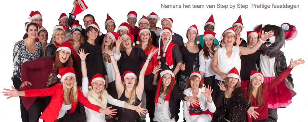 StepbyStep_Ehv's tweet photo. Iedereen van @StepbyStep_Ehv wenst jou een Fijne #Kerst &amp; een Gelukkig #Nieuwjaar!
Tot vr 2 januari. :D 2015 http://t.co/yGJwXWm0hL