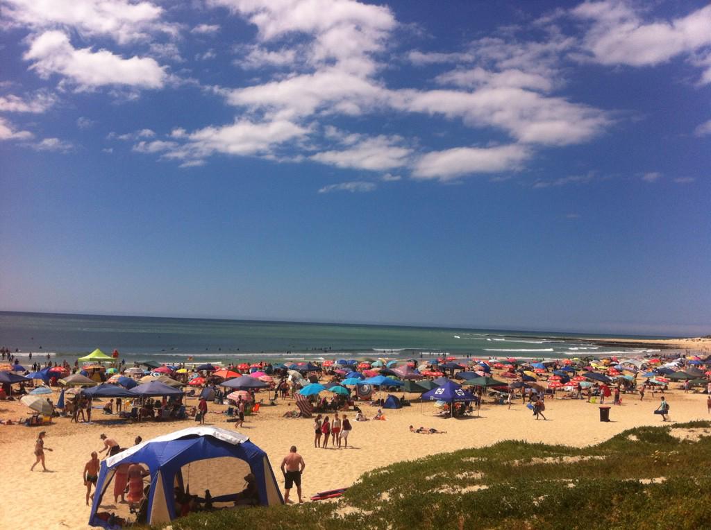 nicci_sa's tweet photo. J'Bay #summertime http://t.co/fLoHpspscy