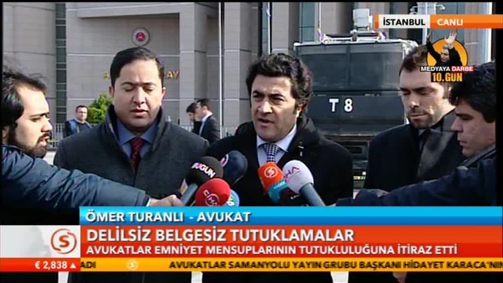DailyNews_TR's tweet photo. 3 emniyet mensubunun avukatları karara itiraz etti

Ömer Turanlı: Bana göre hukuk askıya alınmıştır. http://t.co/pw2i5T6GdW