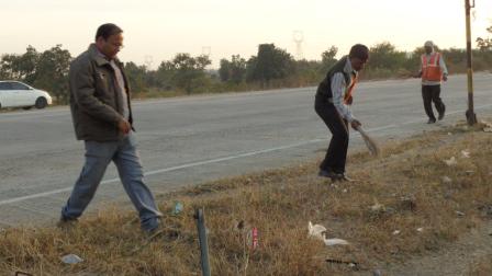 NHAISBM's tweet photo. Shramdaan PIU Amaravati (AP) Date 19-12-2014 http://t.co/xNKy0W0KNj