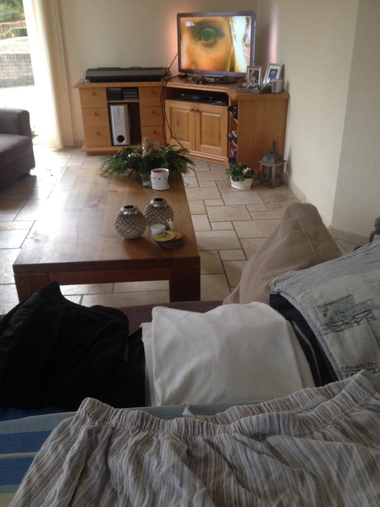 Bibiaantje's tweet photo. Strijken en lekker #xite kijken @KAJVANDERVOORT http://t.co/3DLskHTOIq
