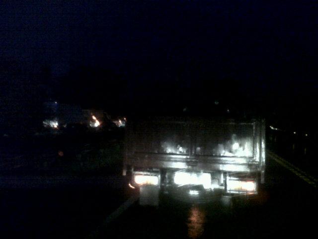 mbekhu's tweet photo. "Udah biasa @PRFMnews: 18:23 RT @sofyansopay:  Keluar Tol Kopo macet, sayangnya polisi tidak ada. http://t.co/NMpRbdaYpt"