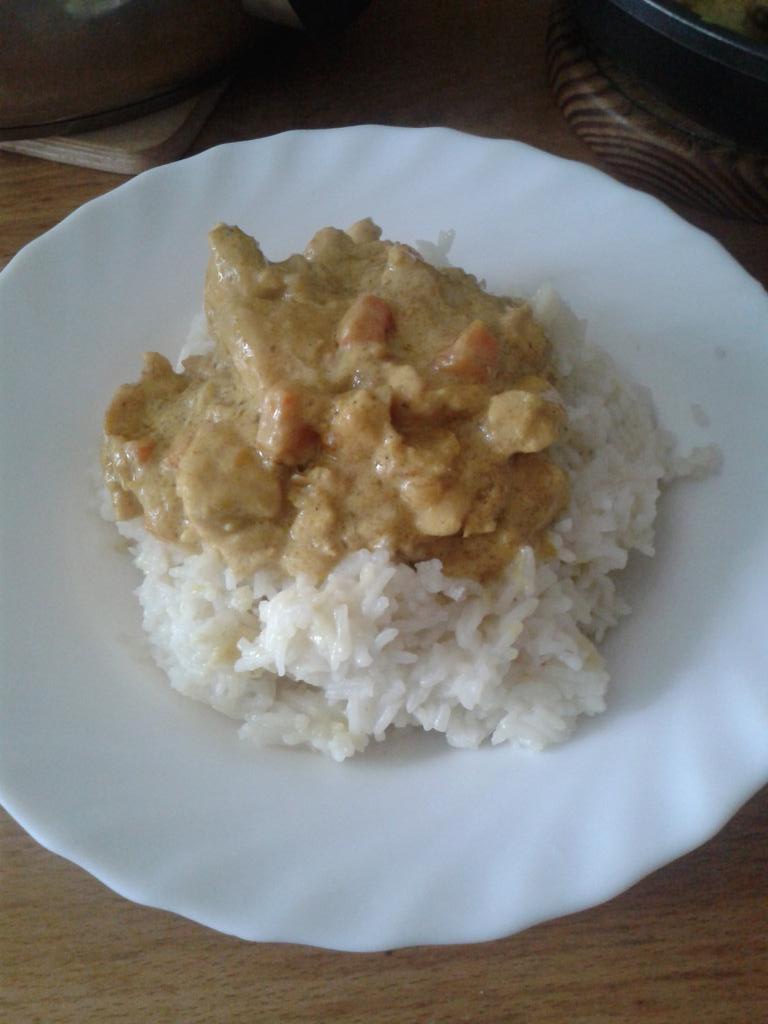 jolcoz's tweet photo. Menuda comida me he preparau. #arrozconpolloalcurry http://t.co/Twf55Fkx3l