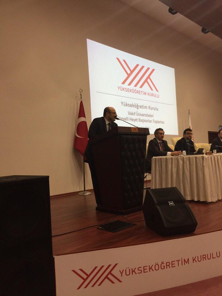 vakifuniversite's tweet photo. Bugün yeni @YuksekogretimK başkanı @yekta_sarac, @vakifuniversite'lerinin Mütevelli Heyeti başkanlarını kabul ediyor http://t.co/k1vAUqGhPX