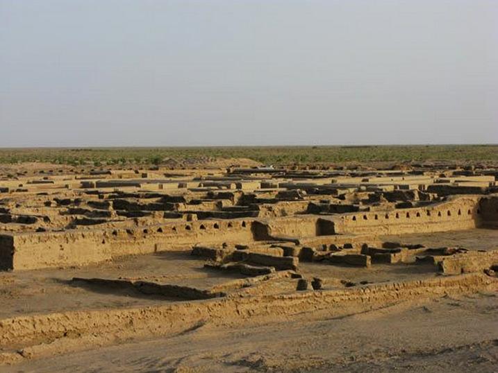 Gonur Tepe near Merv, Turkmenistan, Silk Road.
arqueolugares.blogspot.jp/2013/03/gonur-… #silkroad