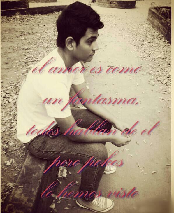 JotaAngel26's tweet photo. El amor es como un fantasma... http://t.co/UHNWTlsliR