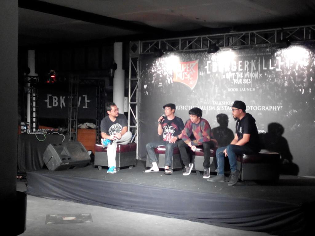 Talkshow sebelum launching #STVphotobook <a href="/burgerkill666/">Dede "Kajit" Sutanzah</a> \m/ #BKTV