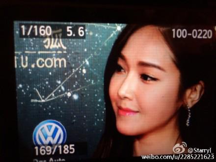 [PIC][23-12-2014]Jessica khởi hành đi Bắc Kinh để tham dự "Sohu Fashion Awards" vào sáng nay B5ivbzVCAAAfpd2
