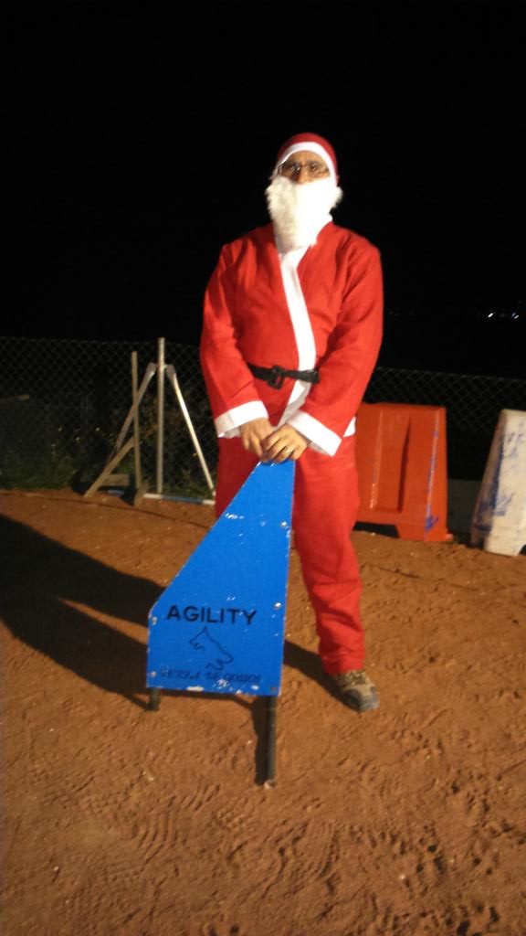Terradegossos's tweet photo. Mirar quien a venido a Terra de gossos a prácticar un poco de agility. http://t.co/5pTMTrqpJz