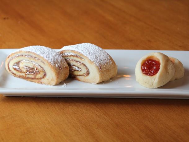 Still need a #stockingstuffer? Grab a <a href="/sofrabakery/">Sofra Bakery & Cafe</a> #GiftCard. Open today until 3,  #ChristmasEve. Easy!