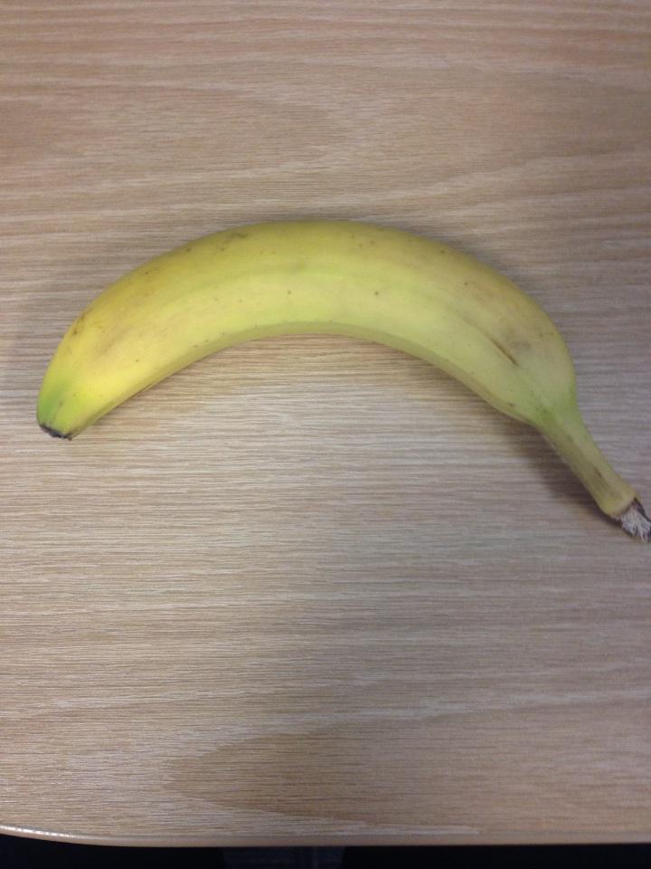 AimeeMargaret's tweet image. Sad banana. I&apos;ve eaten cupcakes + chocolates + had a glass of wine but haven&apos;t eaten the fruit. #workthisweek