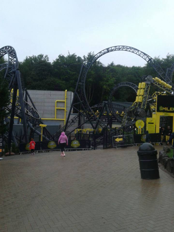 HannahTstone's tweet photo. the smiler broke down cos come all that way to ride you also it rained all day at alton towers 2013 http://t.co/vycJTghMbE