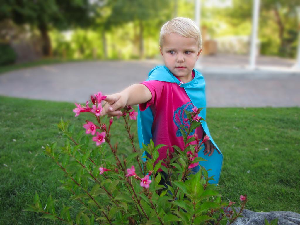 CapesInAction's tweet image. Kids have fun being superheroes any day of the year! Check out capesinaction.com/discount and save 25%.