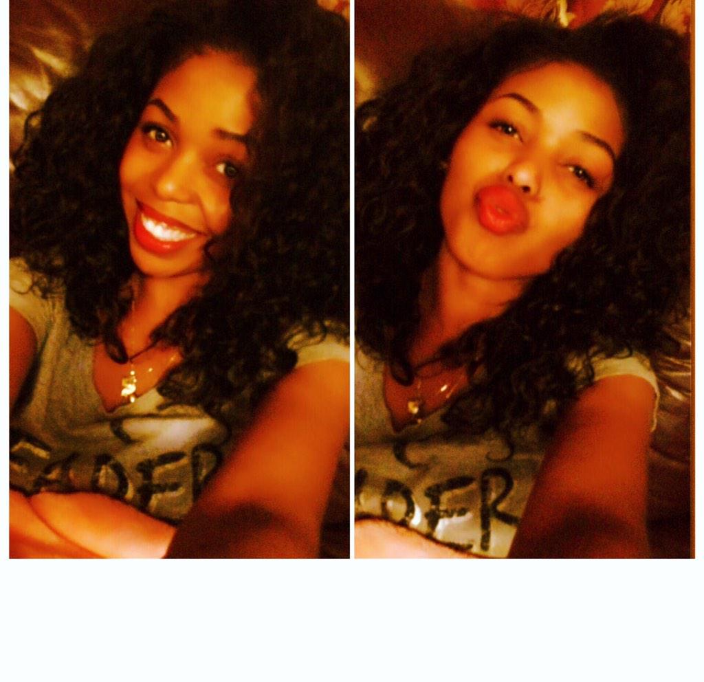 SafiLeonie's tweet photo. #MsHolmes to you 😏 #GirlsWithCurls http://t.co/lT3AlfR9YV