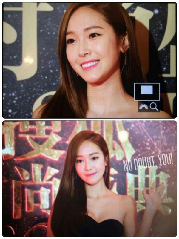 [PIC][23-12-2014]Jessica khởi hành đi Bắc Kinh để tham dự "Sohu Fashion Awards" vào sáng nay B5jFdSuCIAA1idw