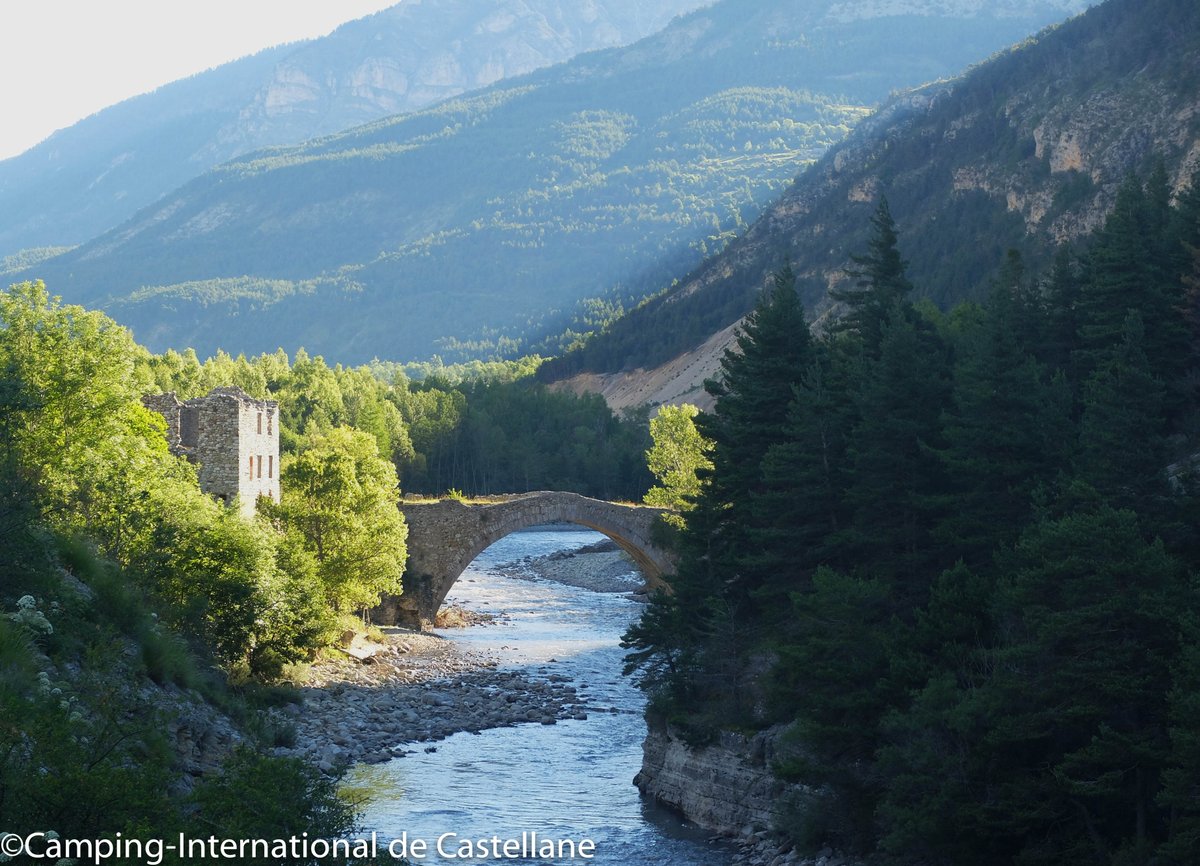 campinginter's tweet image. Thorame-haute 04 en remontant le Verdon à 40 min.de Castellane, gare historique du Train des Pignes  "Thorame-haute"