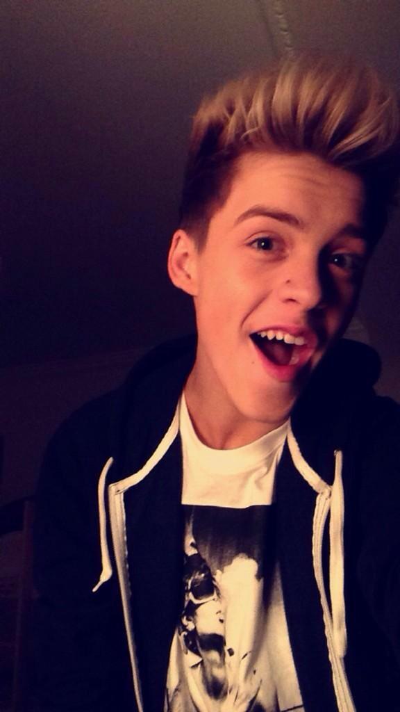 AdoringGraham's tweet image. Loml