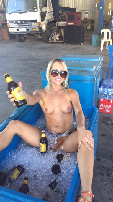 #babes #boobs #beers #MerryXmas #boys http://t.co/WAIOM5wK3q<a href="/tag/babes"class="tags">#babes</a><a href="/tag/boobs"class="tags">#boobs</a><a href="/tag/beers"class="tags">#beers</a><a href="/tag/merryxmas"class="tags">#MerryXmas</a><a href="/tag/boys"class="tags">#boys</a>