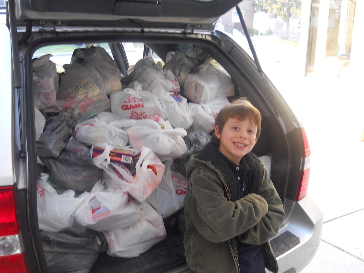Evan Jones, a 4th grader at Price Elementary, coordinated a food run and collected 913 items! Happy holidays!