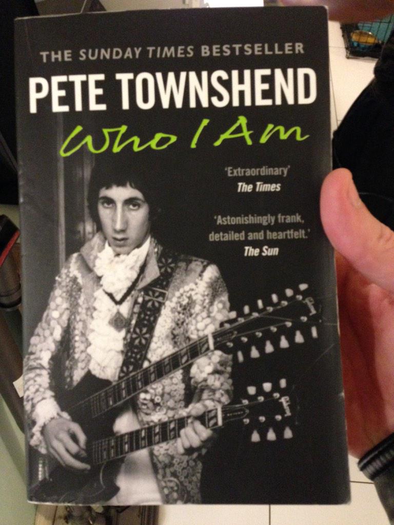 “@SirPaulButler: <a href="/cultofG/">Graeme Williams</a> here's the book Pete. ”<a href="/annettesjl/">Annette</a>