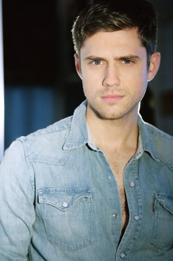 BWayComRP's tweet photo. The talented @FakingTveit is named 2014's "best performance by a male in a musical" by http://t.co/ZbE6jshSUZ! http://t.co/57sH9JWHKx