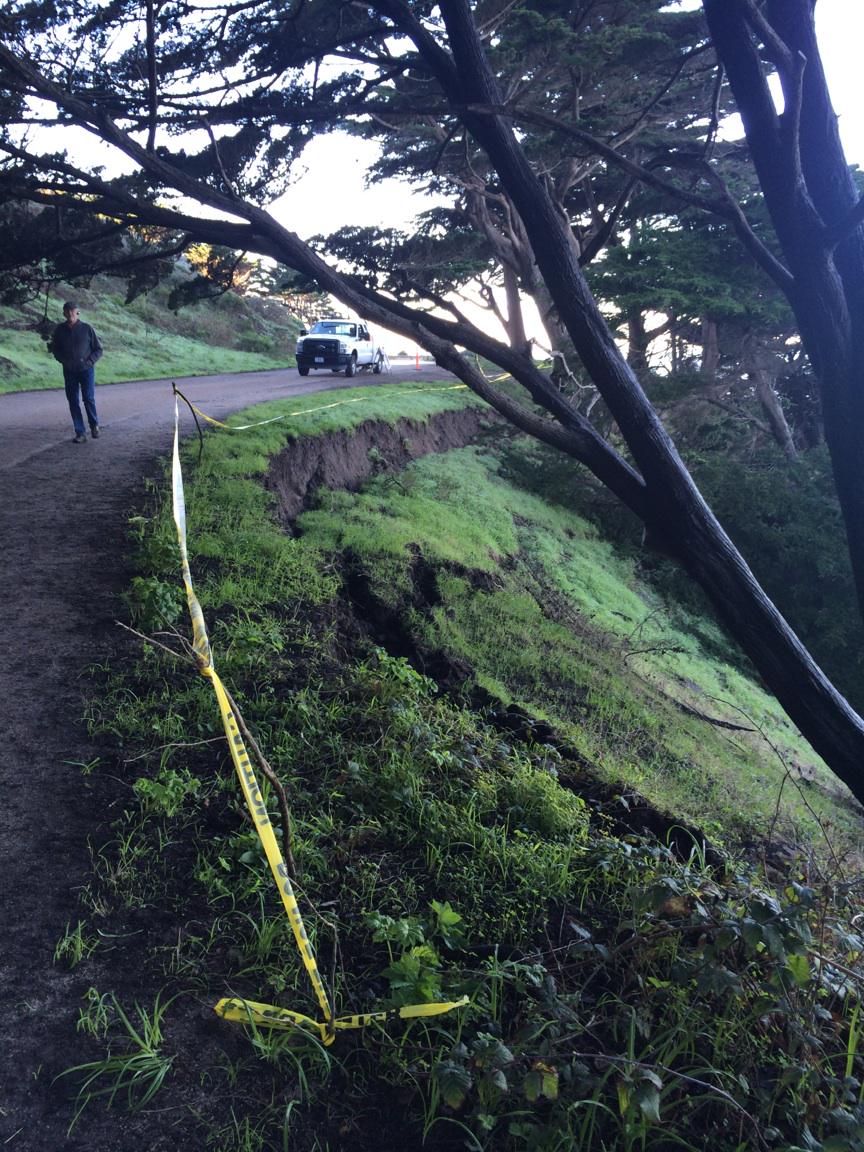 Citifiedio's tweet image. Lovely trail. Named right too. RT @BungerKCBS The earth still moving in SF…Land's End area.@hollyquan photo