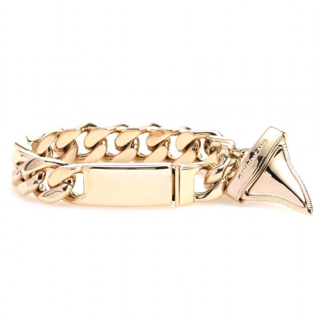 DVS_Vlogs's tweet image. Beautiful GIVENCHY Bracelet
#GIVENCHY #ImDVSStyle #DavidVSeiler #ItsDavidVStyle