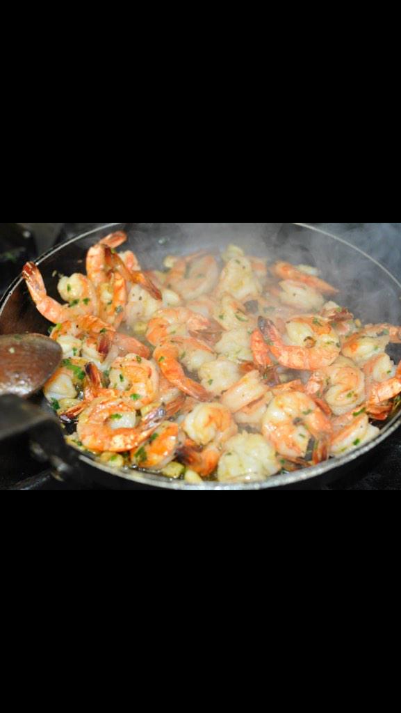 Gambas are sizzling...