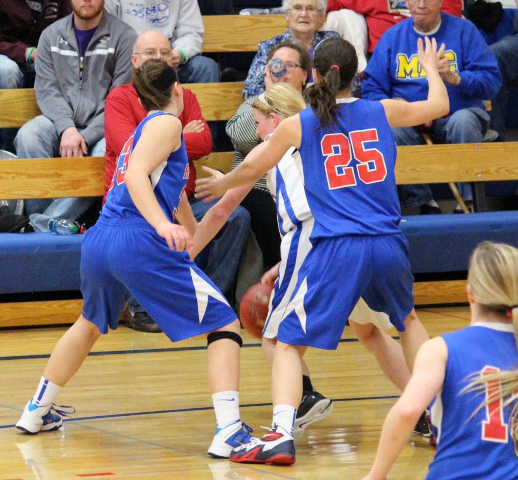 LadyRocketsBBAL's tweet image. Playing a little defense against MMC last night! #helpdefense 💙🏀